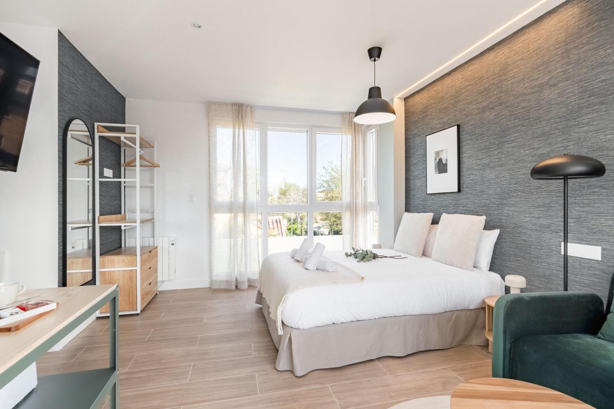 Arturo Soria By Charming Aparthotel *
